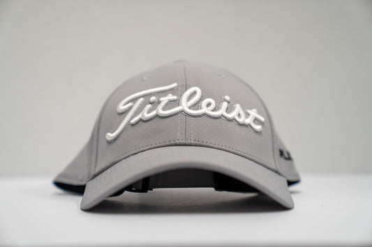 PLATEAU TITLEIST CHARCOAL & WHITE HAT