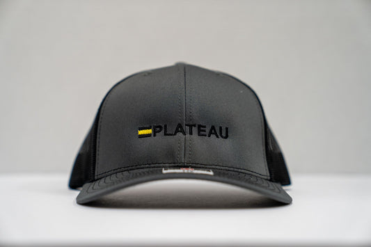 PLATEAU RICHARDSON 112 CHARCOAL & BLACK TRUCKER SNAPBACK CAP